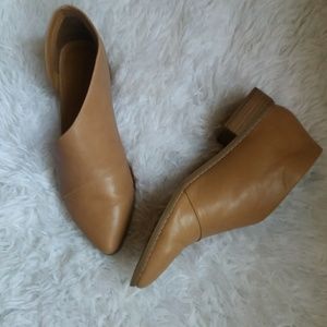 Wenda Universal Thread Faux Leathe Cut Out Booties